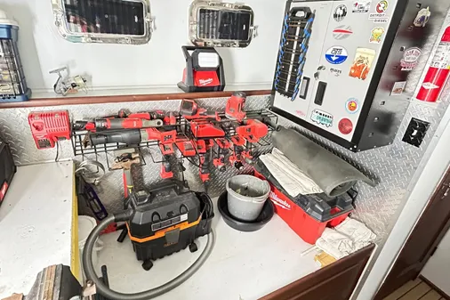 Hatteras 53 Motor Yacht Hard Top image