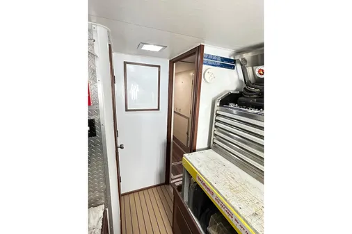 Hatteras 53 Motor Yacht Hard Top image