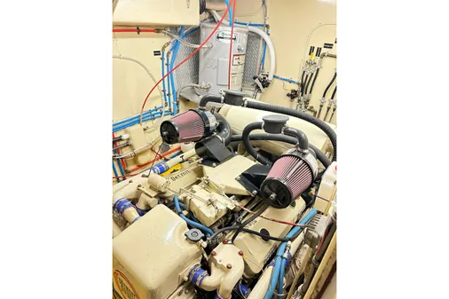 Hatteras 53 Motor Yacht Hard Top image