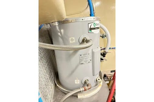 Hatteras 53 Motor Yacht Hard Top image