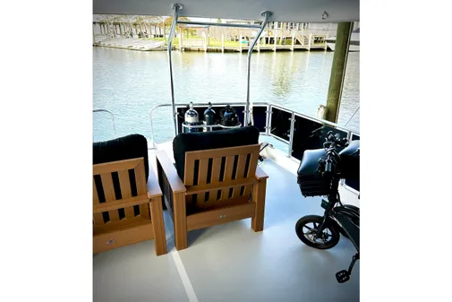 Hatteras 53 Motor Yacht Hard Top image