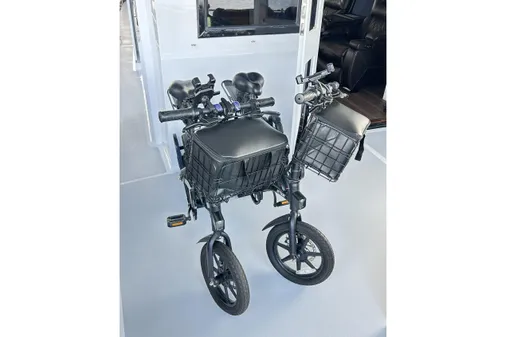 Hatteras 53 Motor Yacht Hard Top image