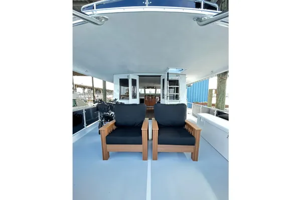 Hatteras 53 Motor Yacht Hard Top image
