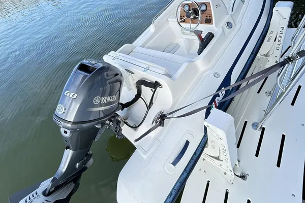 Hatteras 53 Motor Yacht Hard Top image