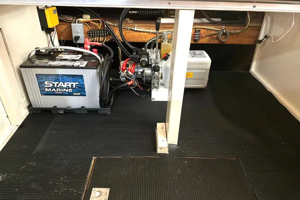 Hatteras 53 Motor Yacht Hard Top image