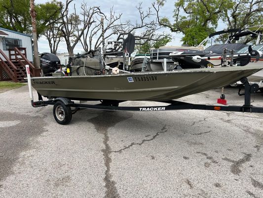 Tracker GRIZZLY-1648 - main image