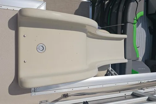 Premier 310 Escalante image