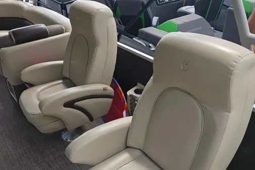 Premier 310 Escalante image