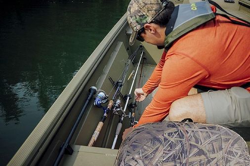 Lowe ROUGHNECK-2070 image