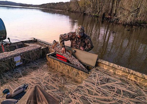 Lowe ROUGHNECK-2070 image