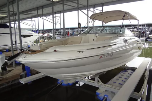 Sea Ray 240 Sundeck 