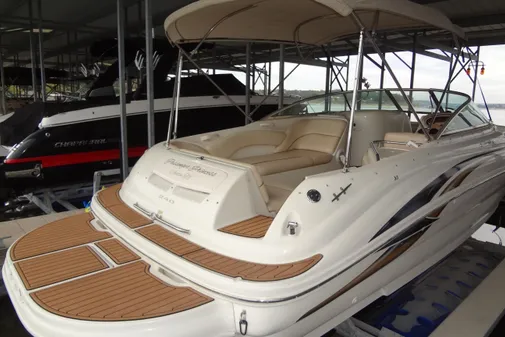 Sea Ray 240 Sundeck image