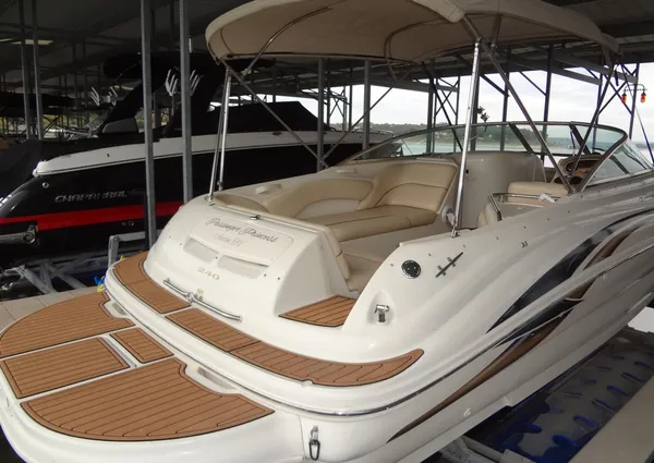 Sea Ray 240 Sundeck image