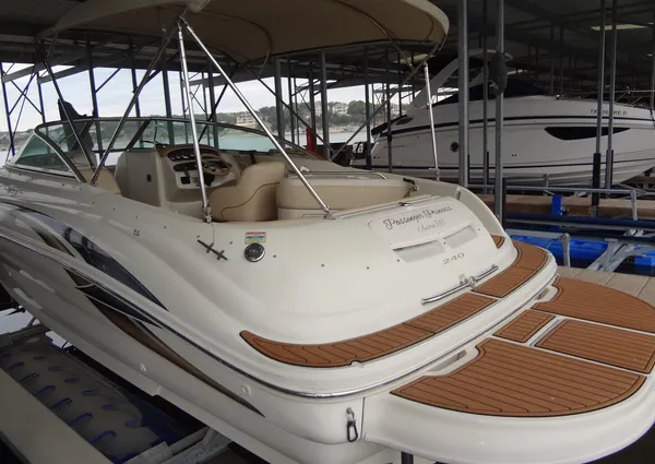 Sea Ray 240 Sundeck image
