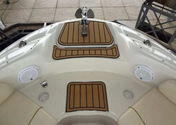 Sea Ray 240 Sundeck image