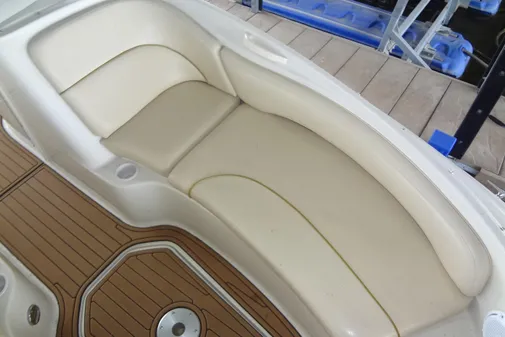 Sea Ray 240 Sundeck image