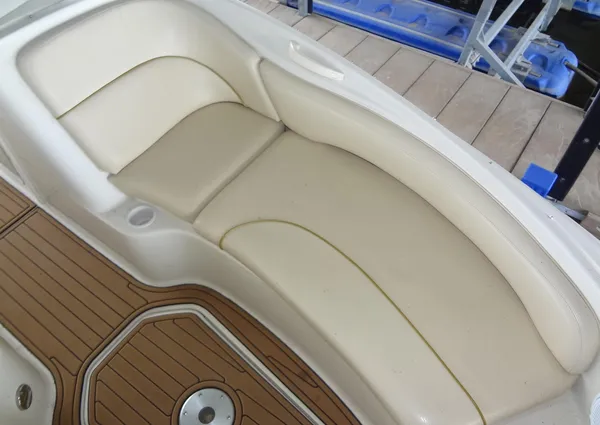 Sea Ray 240 Sundeck image