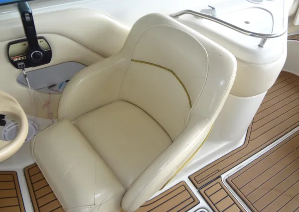 Sea Ray 240 Sundeck image