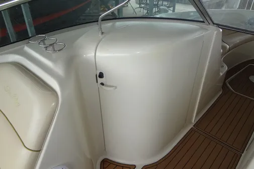 Sea Ray 240 Sundeck image