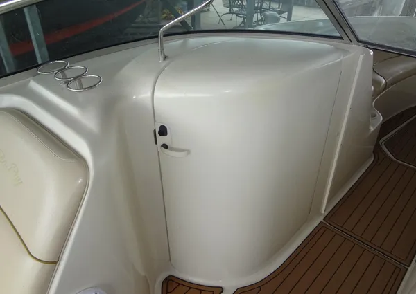 Sea Ray 240 Sundeck image