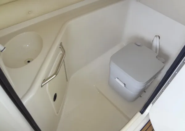 Sea Ray 240 Sundeck image