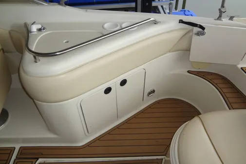 Sea Ray 240 Sundeck image