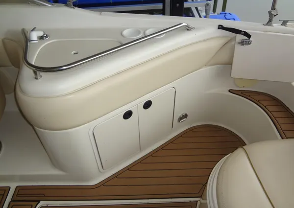 Sea Ray 240 Sundeck image
