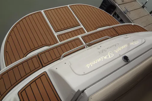 Sea Ray 240 Sundeck image