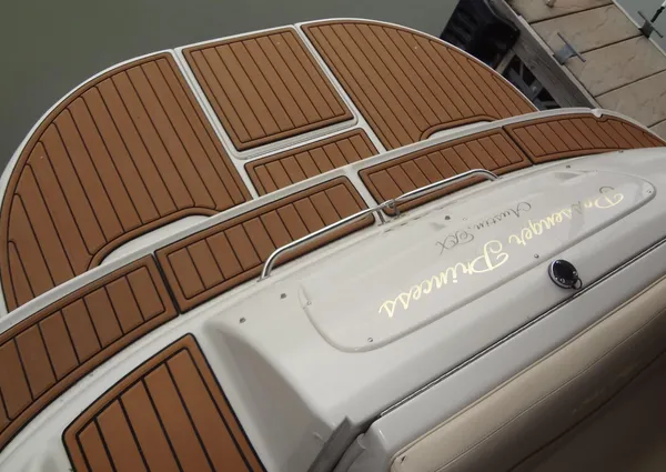 Sea Ray 240 Sundeck image