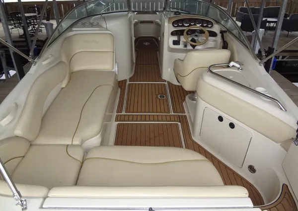 Sea Ray 240 Sundeck image
