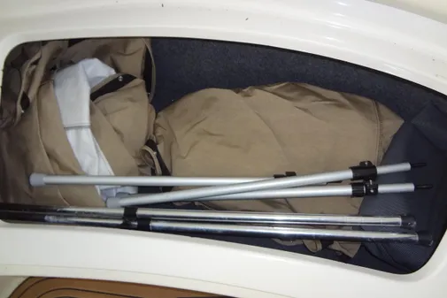 Sea Ray 240 Sundeck image