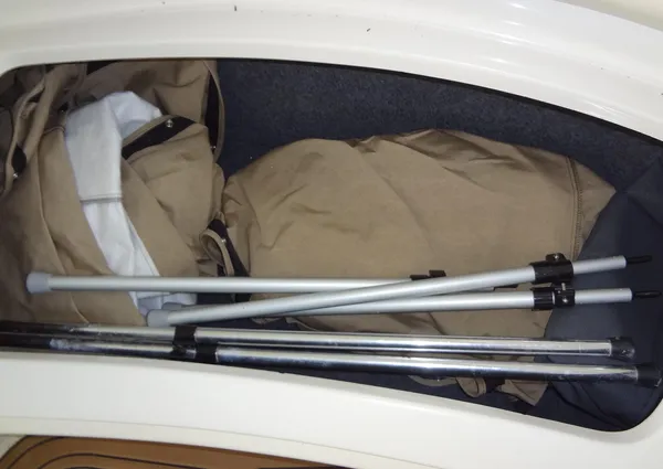 Sea Ray 240 Sundeck image