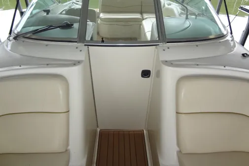 Sea Ray 240 Sundeck image