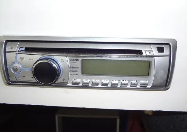 Sea Ray 240 Sundeck image