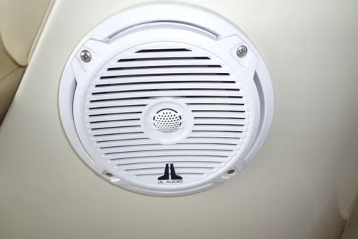 Sea Ray 240 Sundeck image