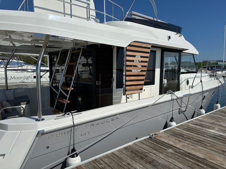 Beneteau SWIFT-TRAWLER-41-FLY image