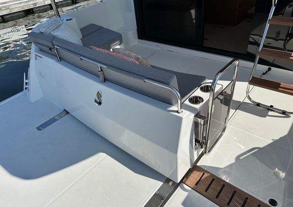 Beneteau SWIFT-TRAWLER-41-FLY image