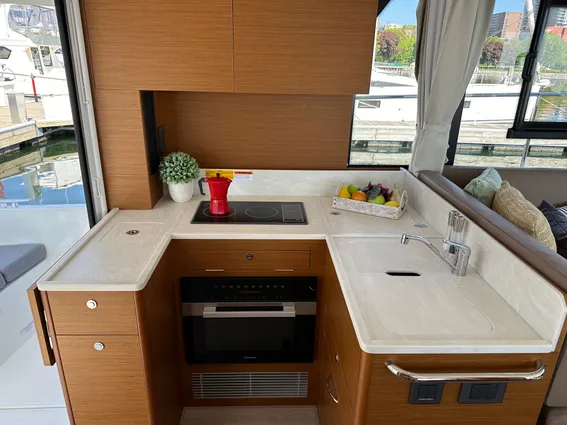 Beneteau SWIFT-TRAWLER-41-FLY image