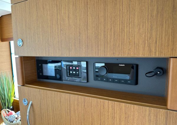 Beneteau SWIFT-TRAWLER-41-FLY image