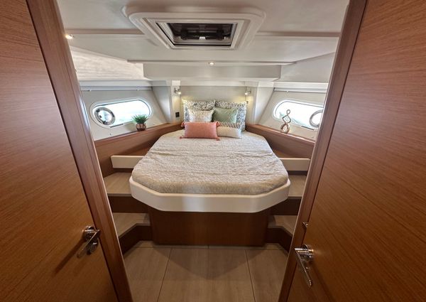 Beneteau SWIFT-TRAWLER-41-FLY image