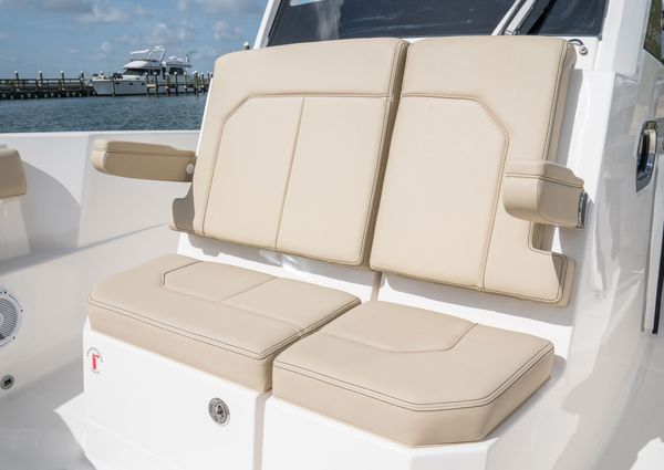 Pursuit S-288-SPORT image