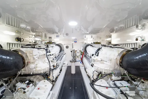 Viking 72 Convertible image