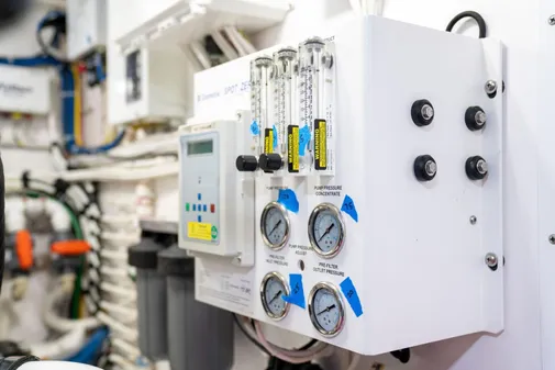 Viking 72 Convertible image