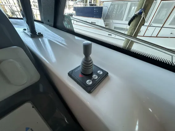 Tiara Yachts 3800 Open image