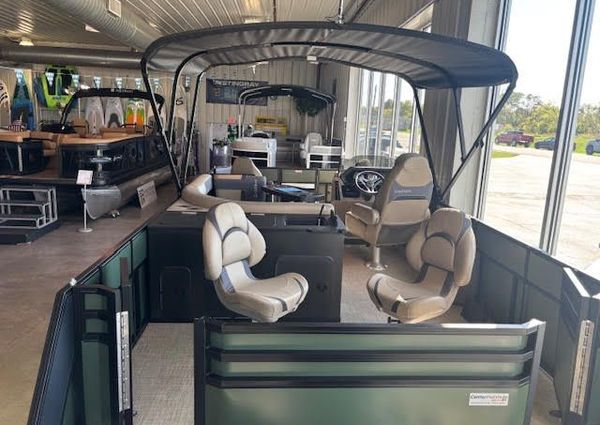 Viaggio X20F-LUXURY-FISH-N-FUN image