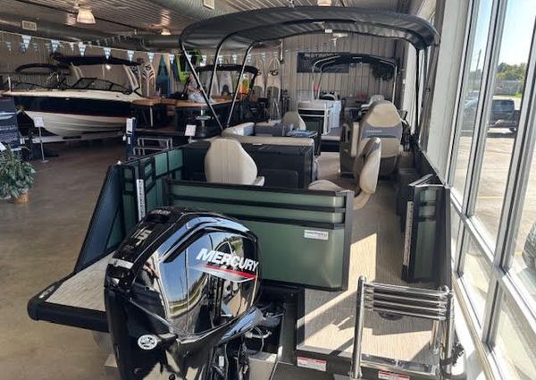 Viaggio X20F-LUXURY-FISH-N-FUN image