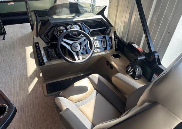 Viaggio X20F-LUXURY-FISH-N-FUN image