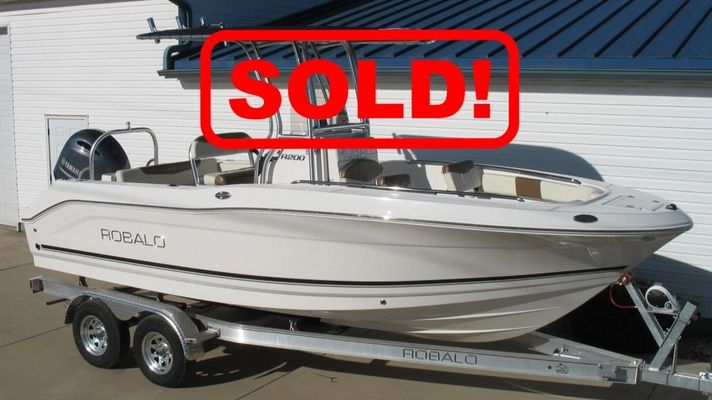 Robalo R200ES - main image