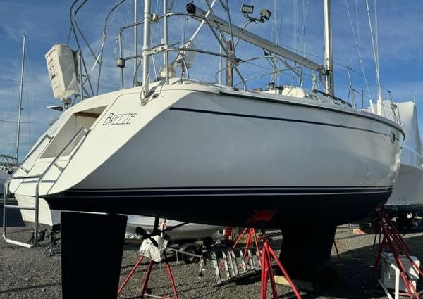 Hunter 33 image