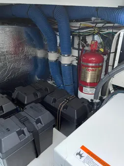 Cruisers Yachts 38 Express image